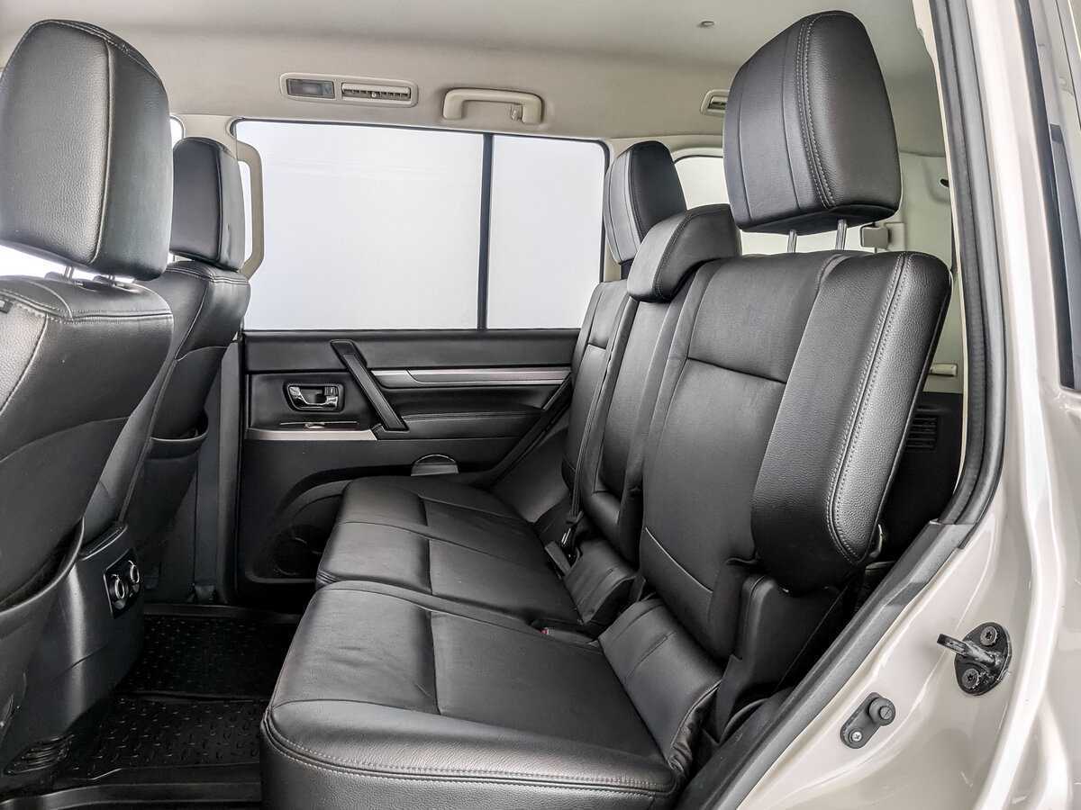 Купить Mitsubishi Pajero с пробегом. Фото: #11