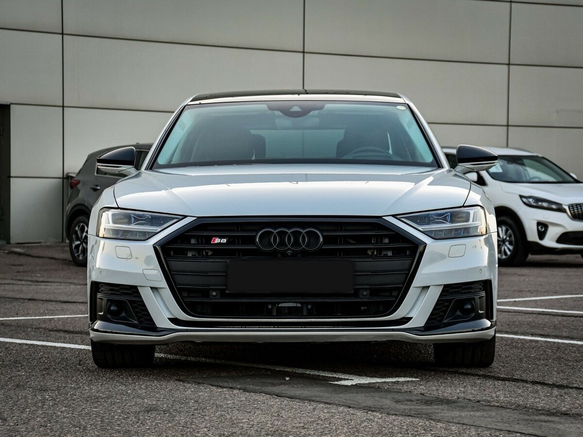 Купить Audi S8 с пробегом. Фото: #1