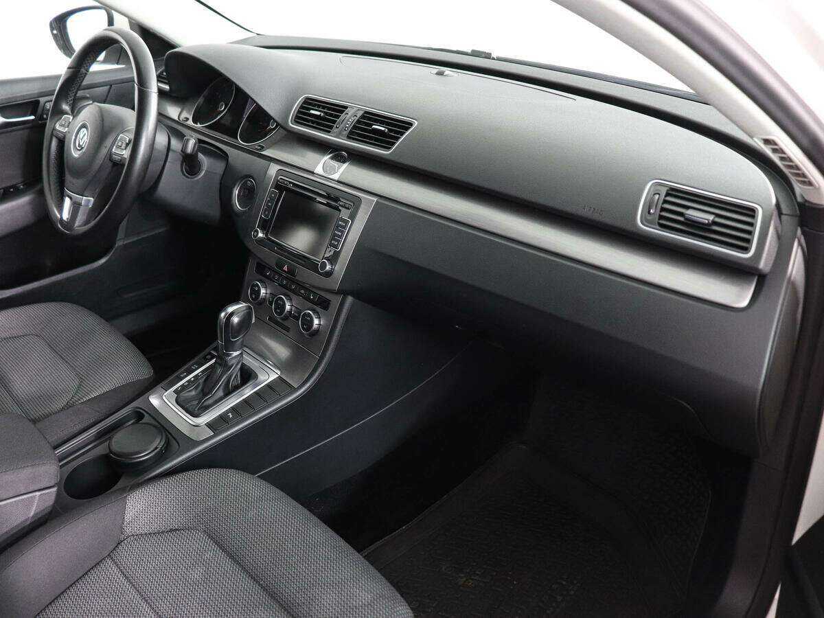 Купить Volkswagen Passat с пробегом. Фото: #9