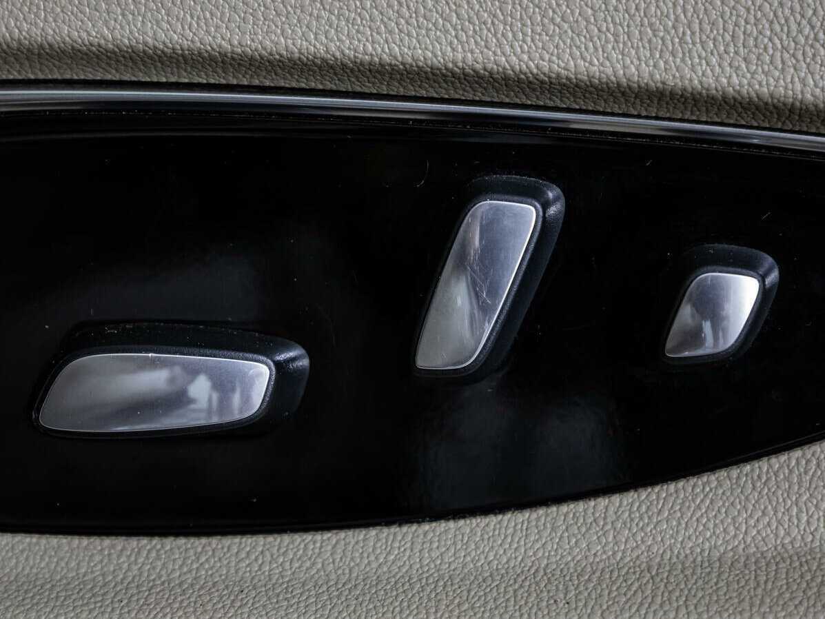 Купить Cadillac Escalade с пробегом. Фото: #21