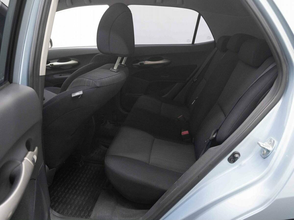 Купить Toyota Auris с пробегом. Фото: #9