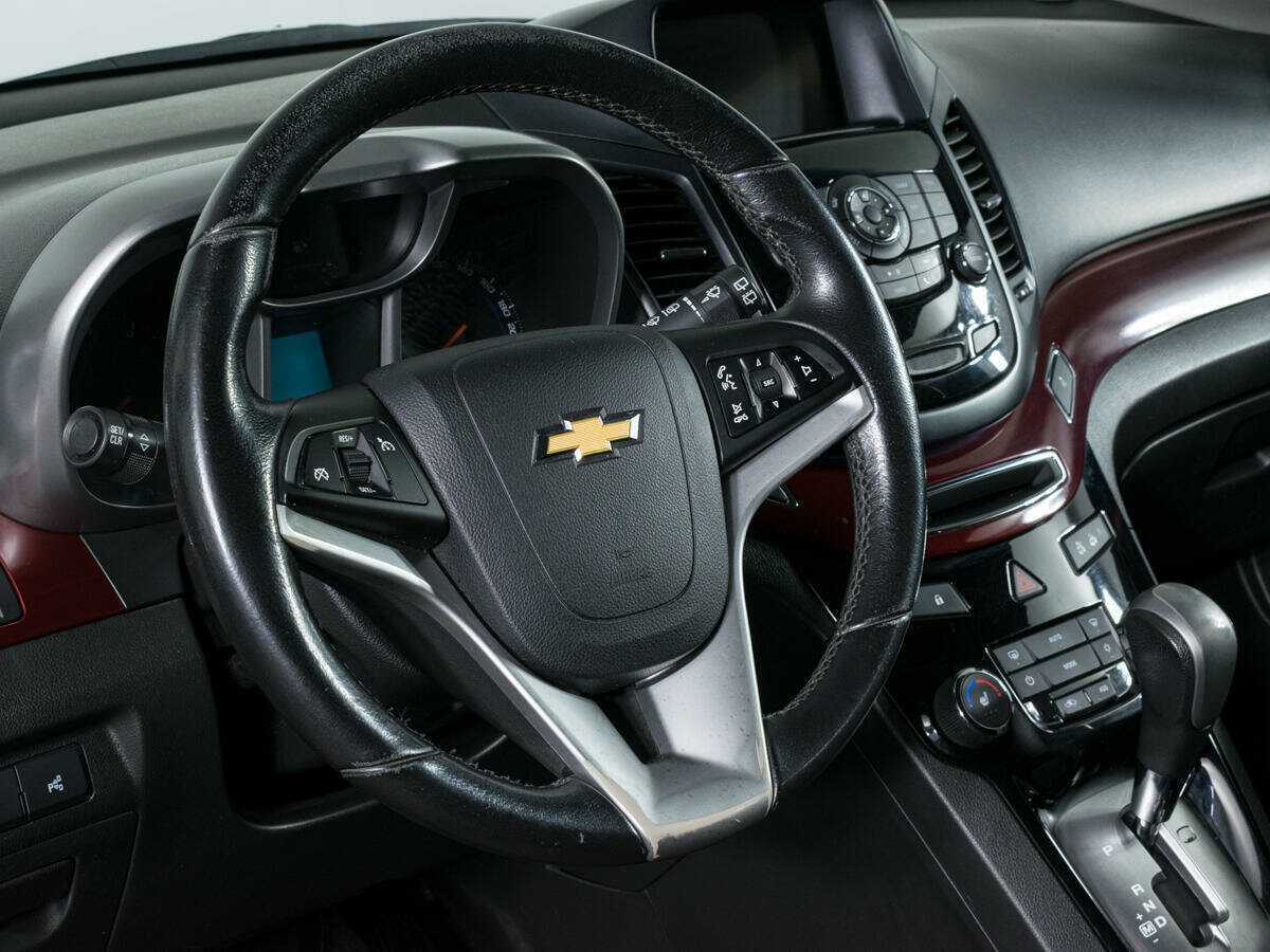 Купить Chevrolet Orlando с пробегом. Фото: #14