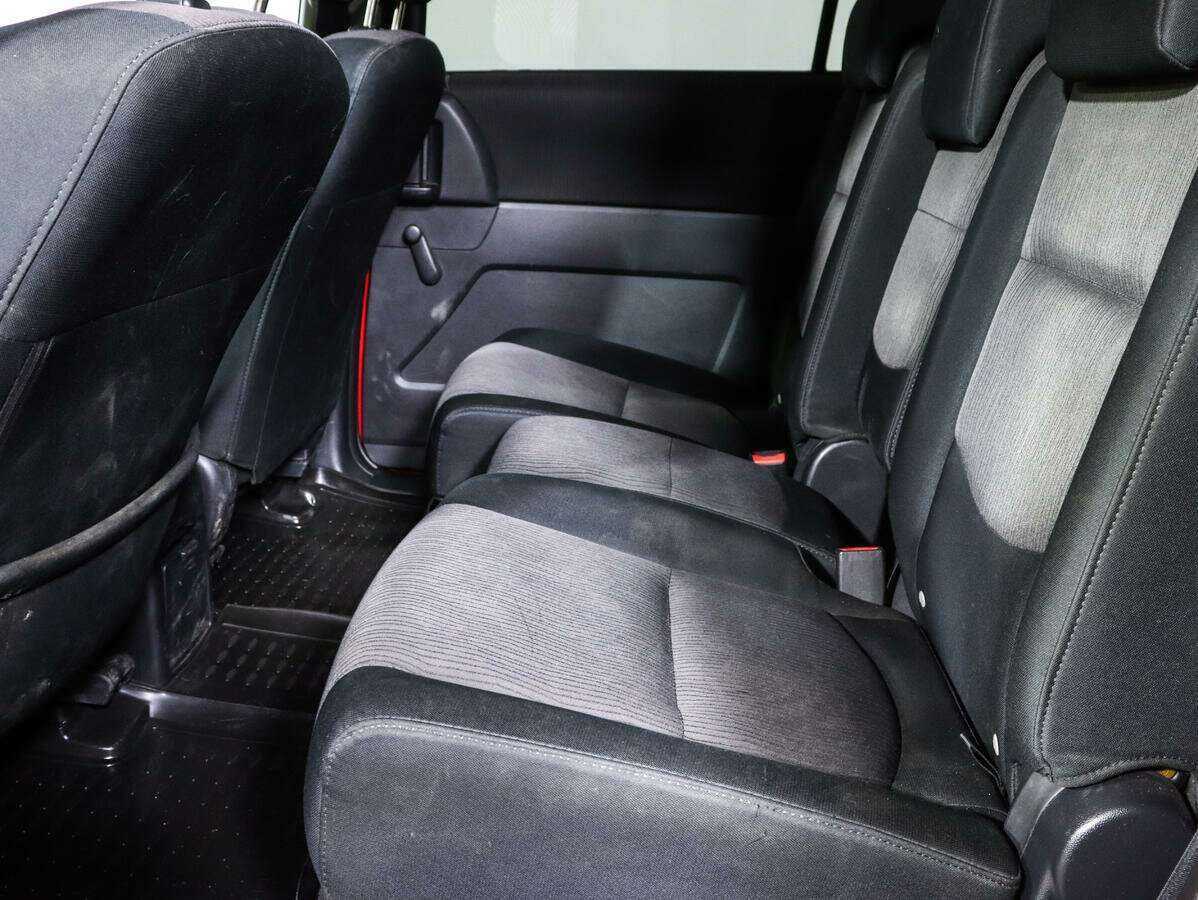 Купить Mazda 5 с пробегом. Фото: #8