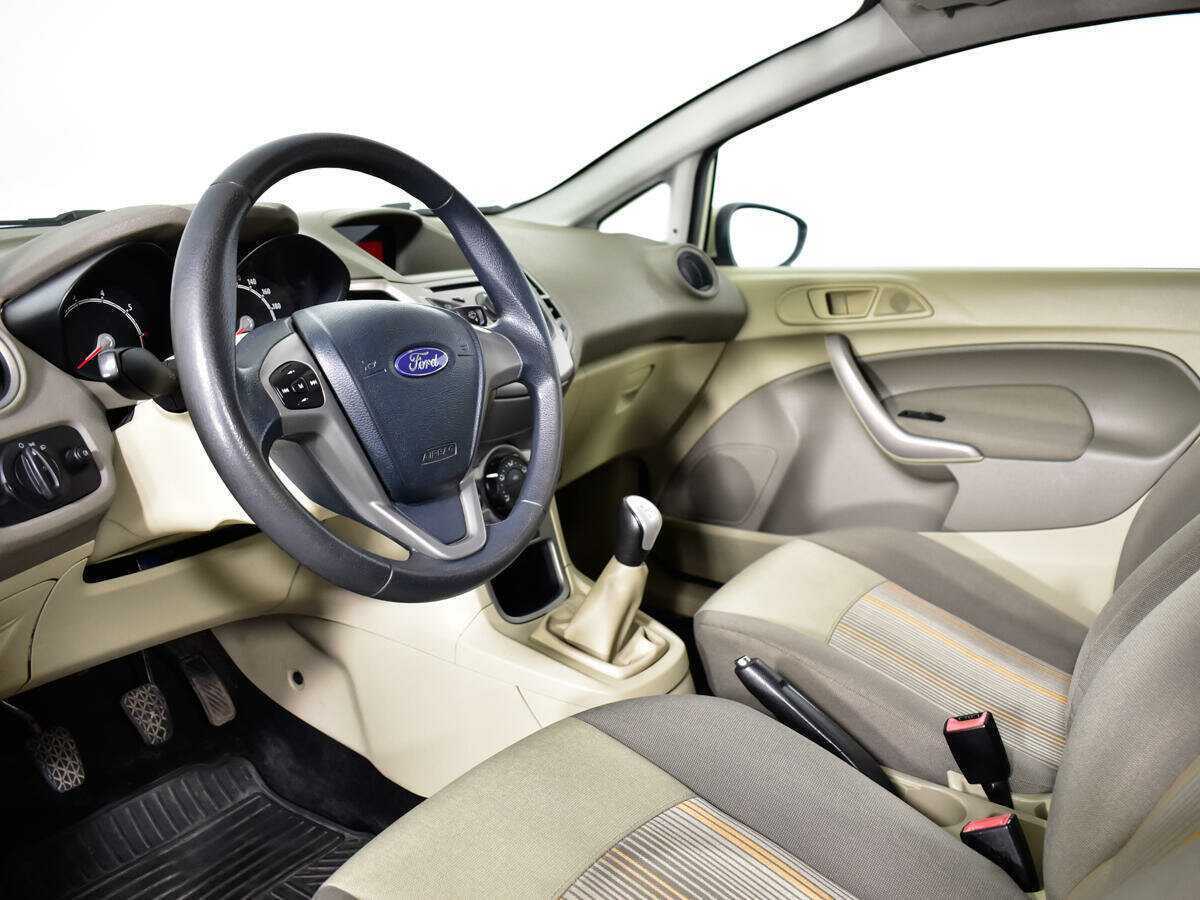 Купить Ford Fiesta с пробегом. Фото: #12