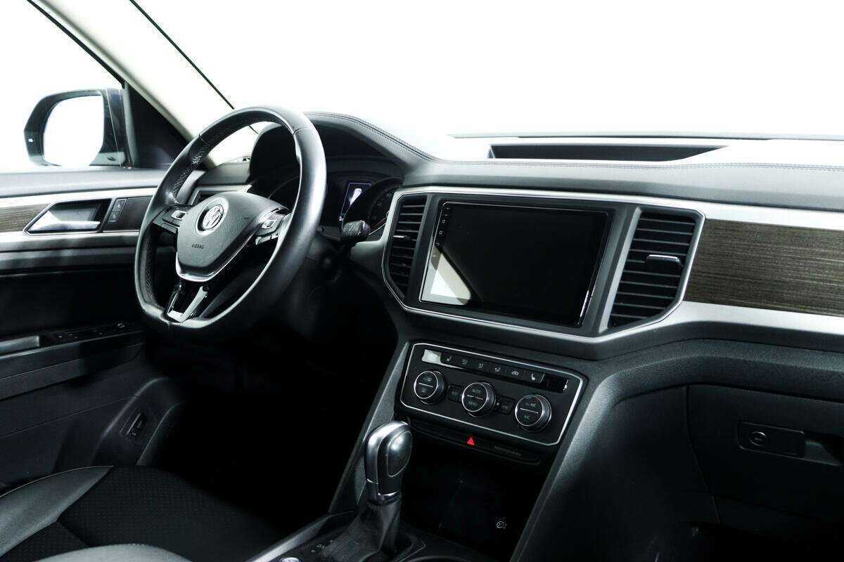 Купить Volkswagen Teramont с пробегом. Фото: #8