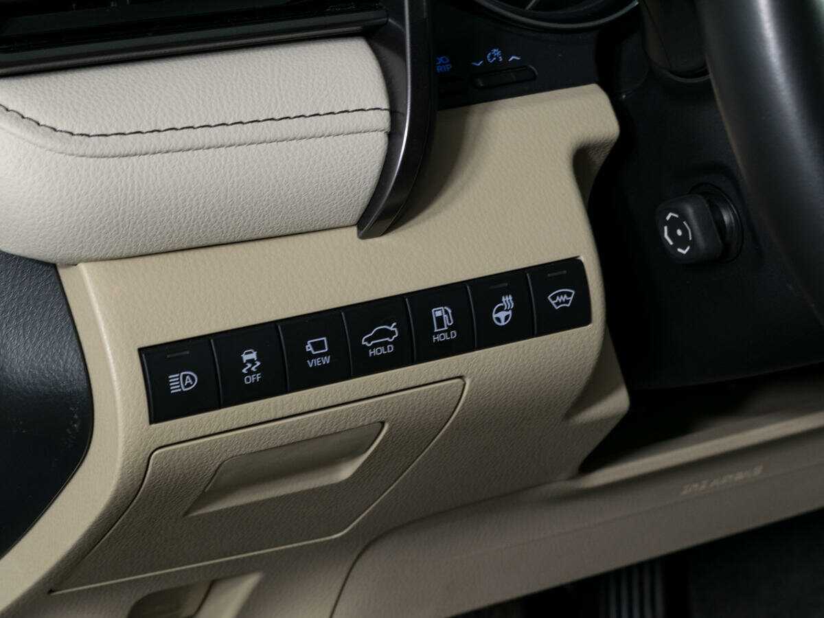 Купить Toyota Camry с пробегом. Фото: #18