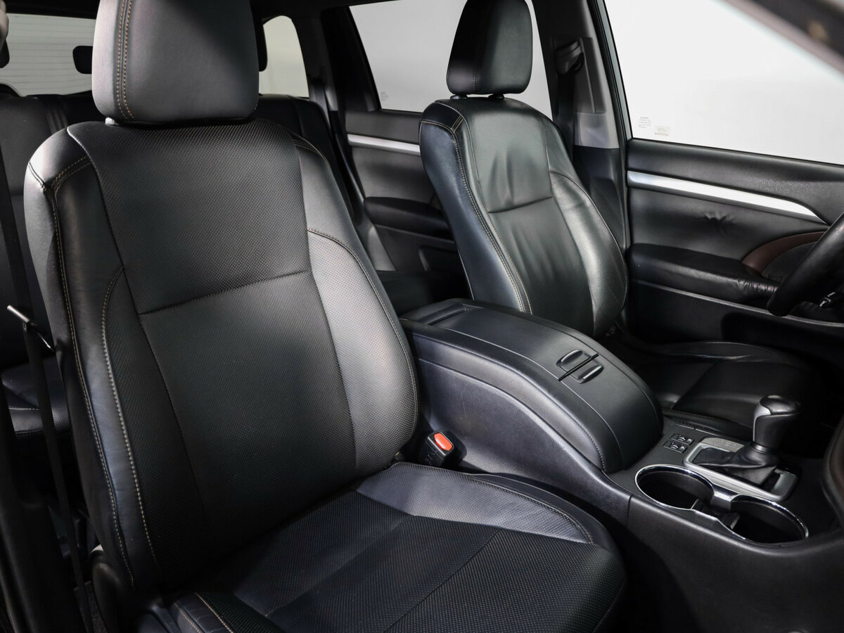 Купить Toyota Highlander с пробегом. Фото: #23
