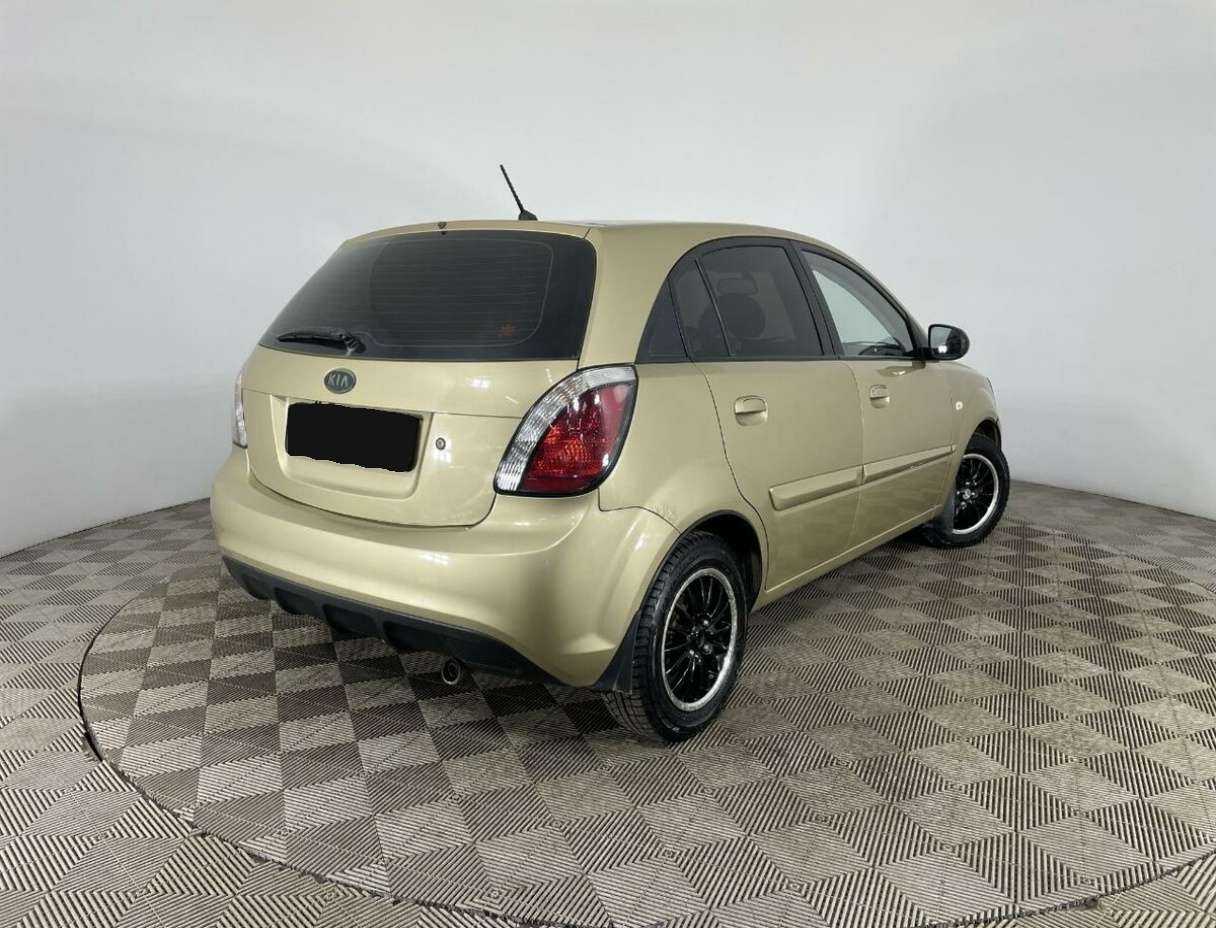 Купить Kia Rio с пробегом. Фото: #5