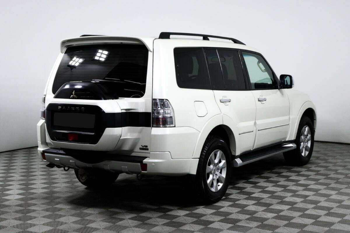 Купить Mitsubishi Pajero с пробегом. Фото: #4