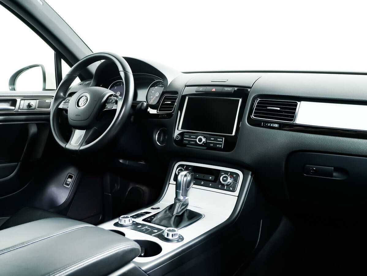 Купить Volkswagen Touareg с пробегом. Фото: #6