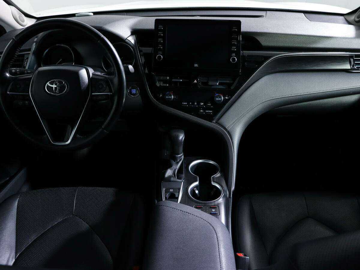 Купить Toyota Camry с пробегом. Фото: #10
