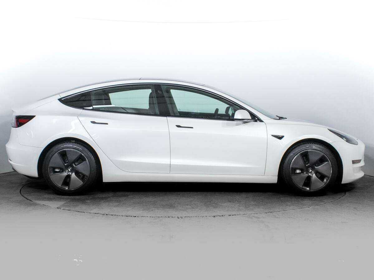 Купить Tesla Model 3 с пробегом. Фото: #3