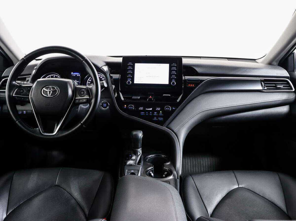 Купить Toyota Camry с пробегом. Фото: #9