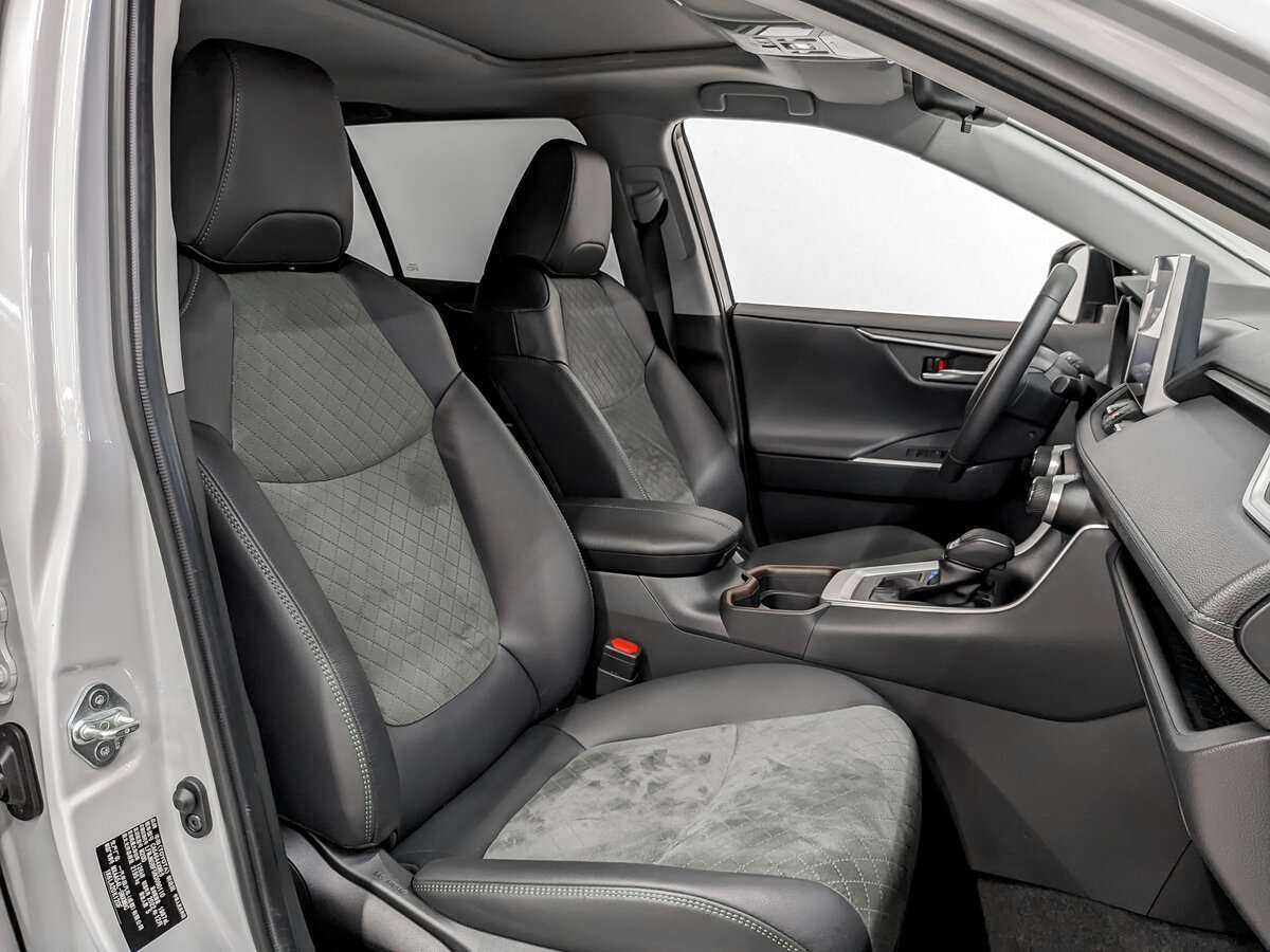 Купить Toyota RAV4 с пробегом. Фото: #18
