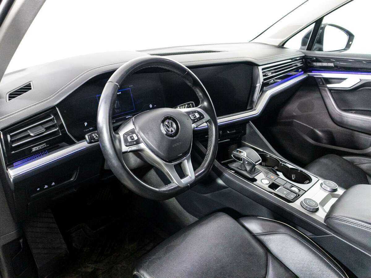 Купить Volkswagen Touareg с пробегом. Фото: #10