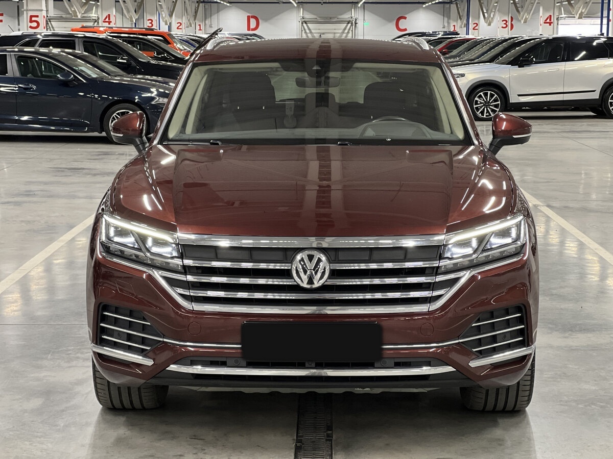 Купить Volkswagen Touareg с пробегом. Фото: #1