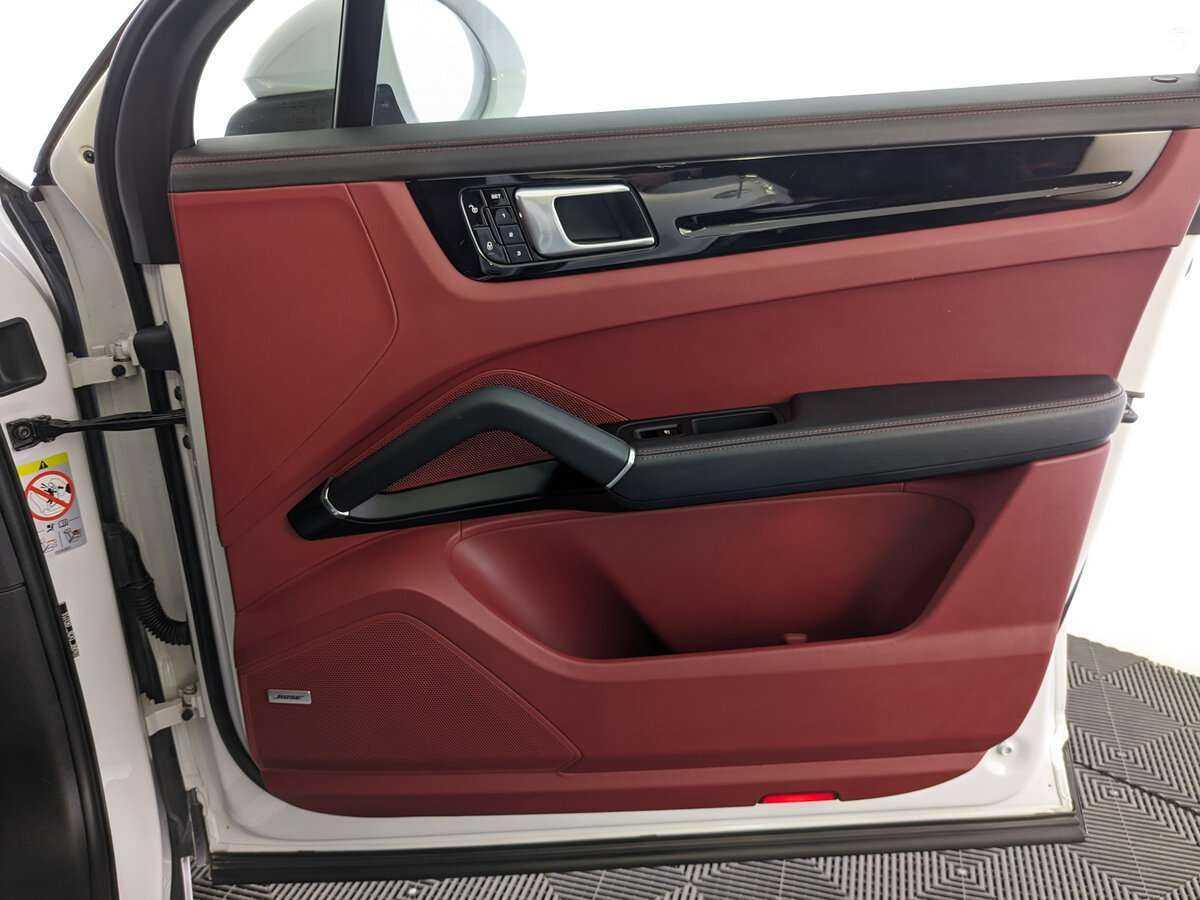 Купить Porsche Cayenne с пробегом. Фото: #20