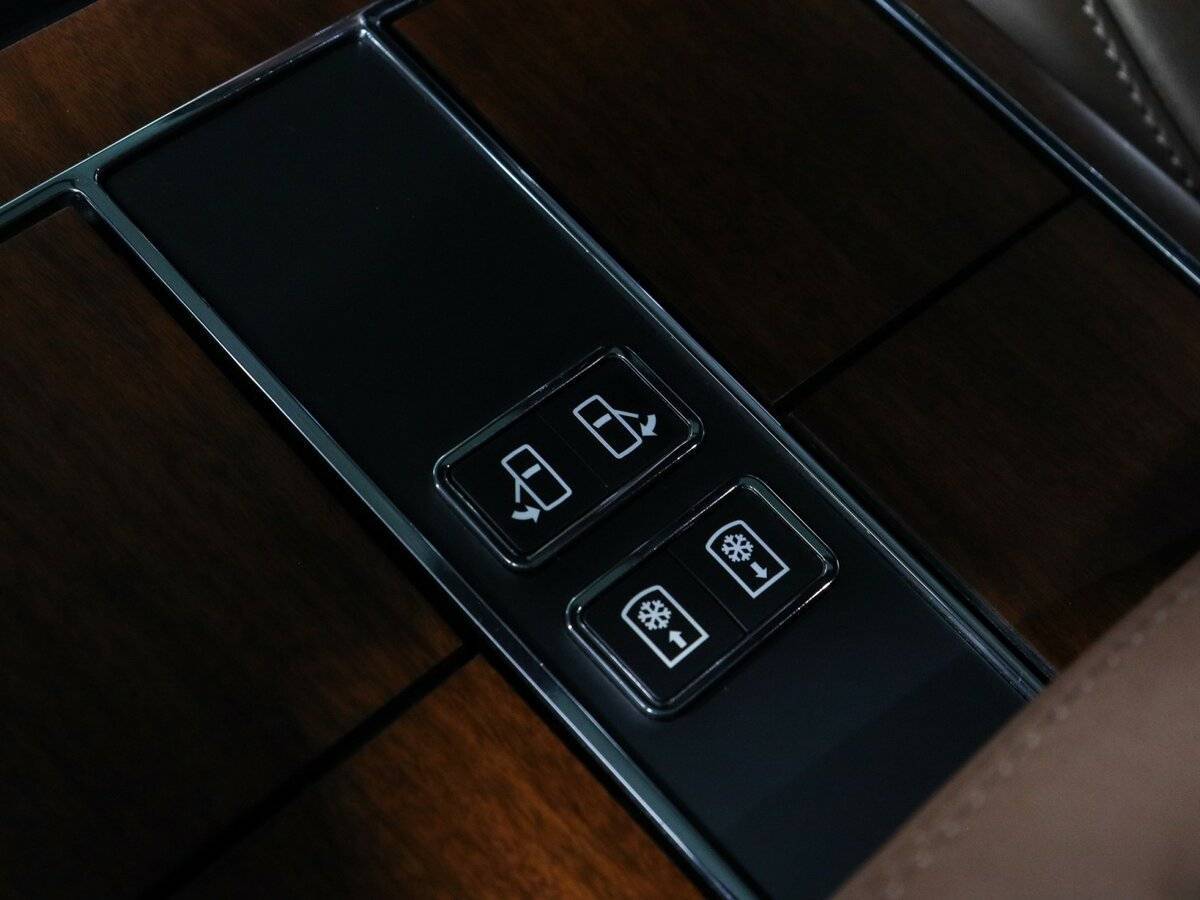 Купить Land Rover Range Rover с пробегом. Фото: #33