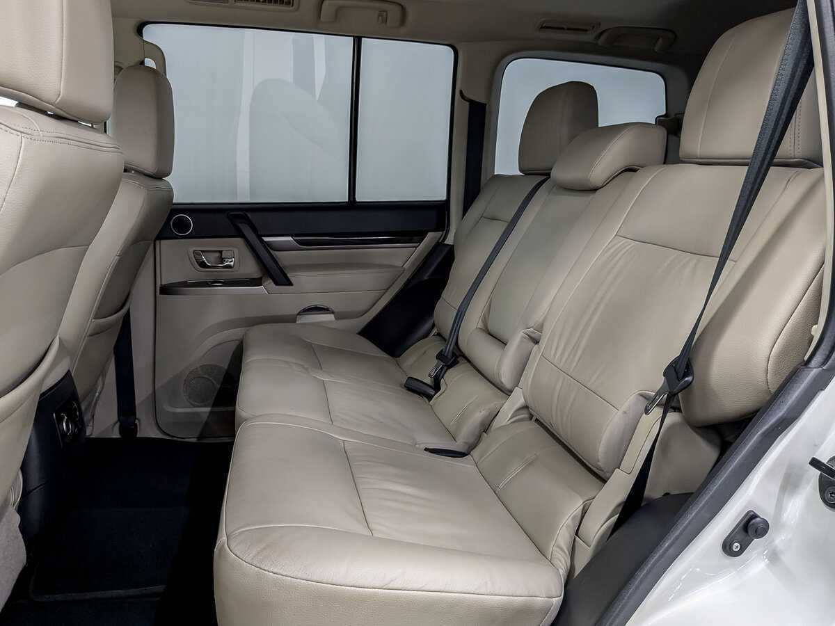 Купить Mitsubishi Pajero с пробегом. Фото: #11