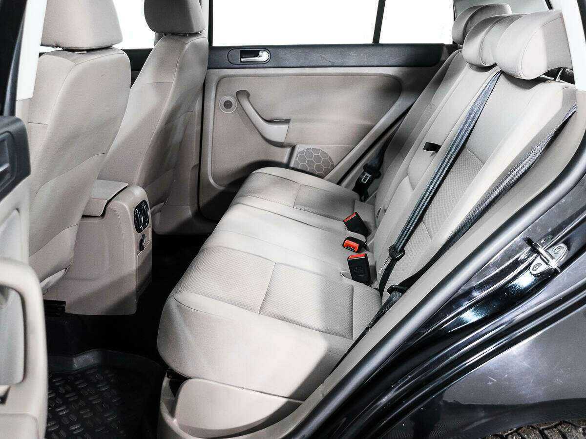 Купить Volkswagen Golf Plus с пробегом. Фото: #9