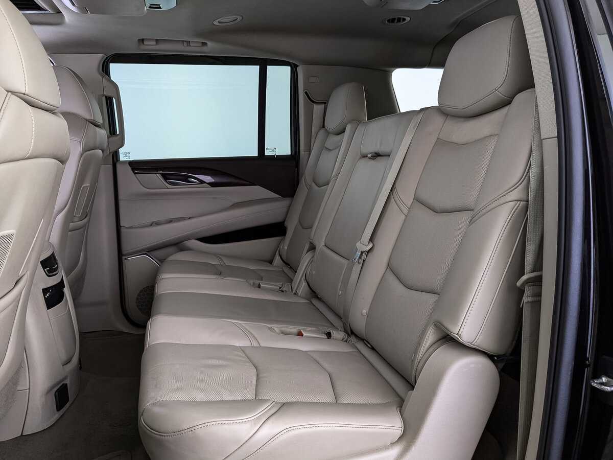 Купить Cadillac Escalade с пробегом. Фото: #17