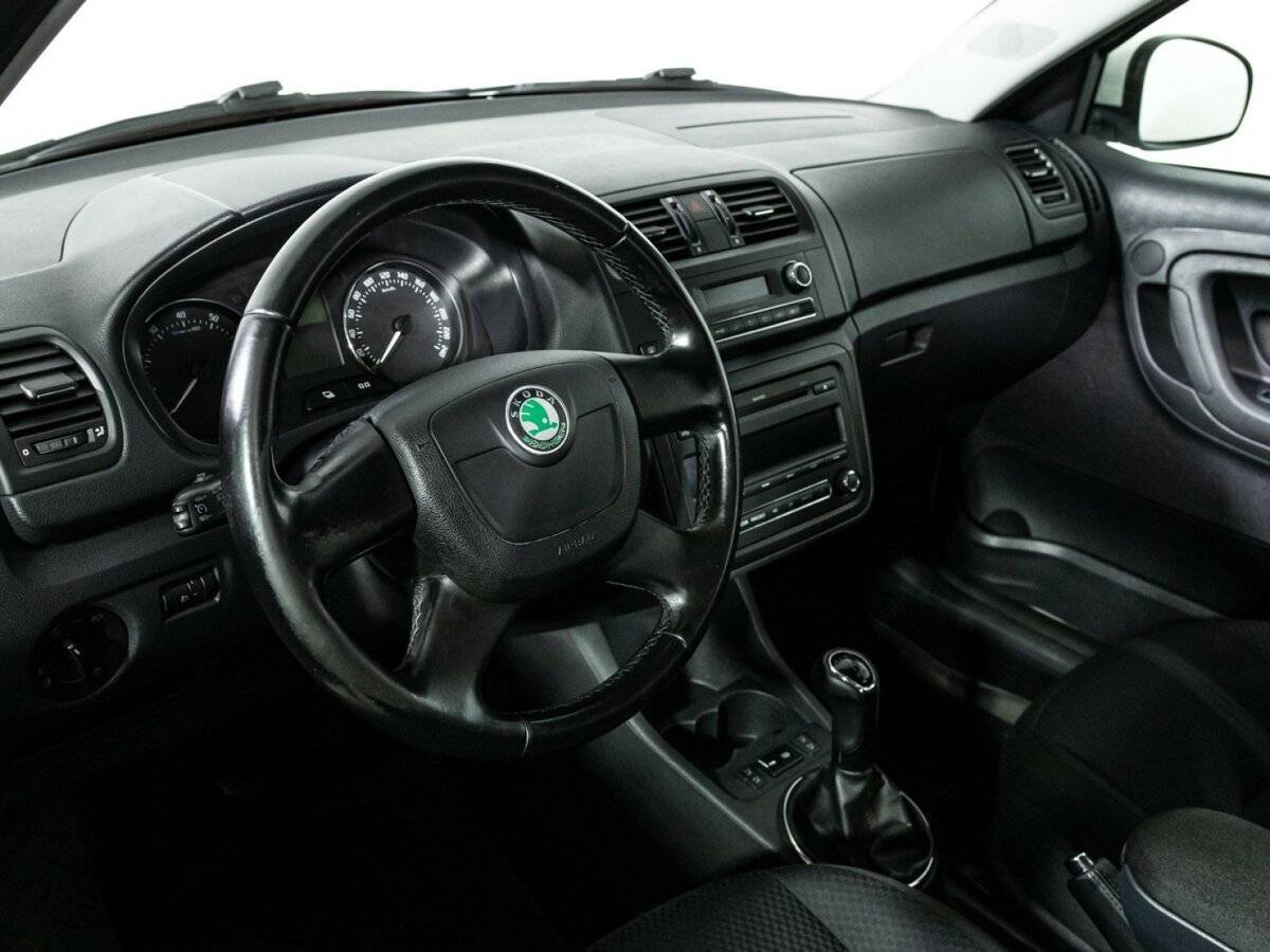 Купить Skoda Fabia с пробегом. Фото: #10
