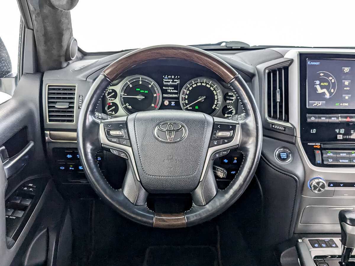 Купить Toyota Land Cruiser с пробегом. Фото: #16