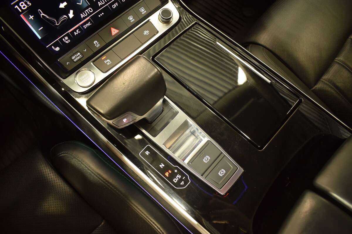 Купить Audi A8 с пробегом. Фото: #23