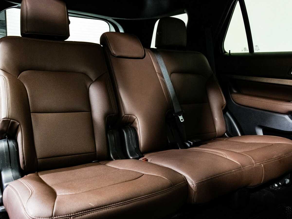 Купить Ford Explorer с пробегом. Фото: #14