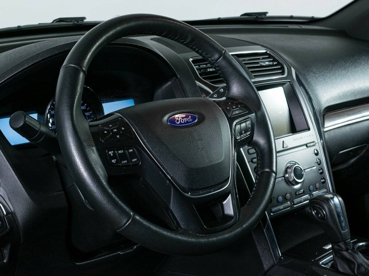 Купить Ford Explorer с пробегом. Фото: #14