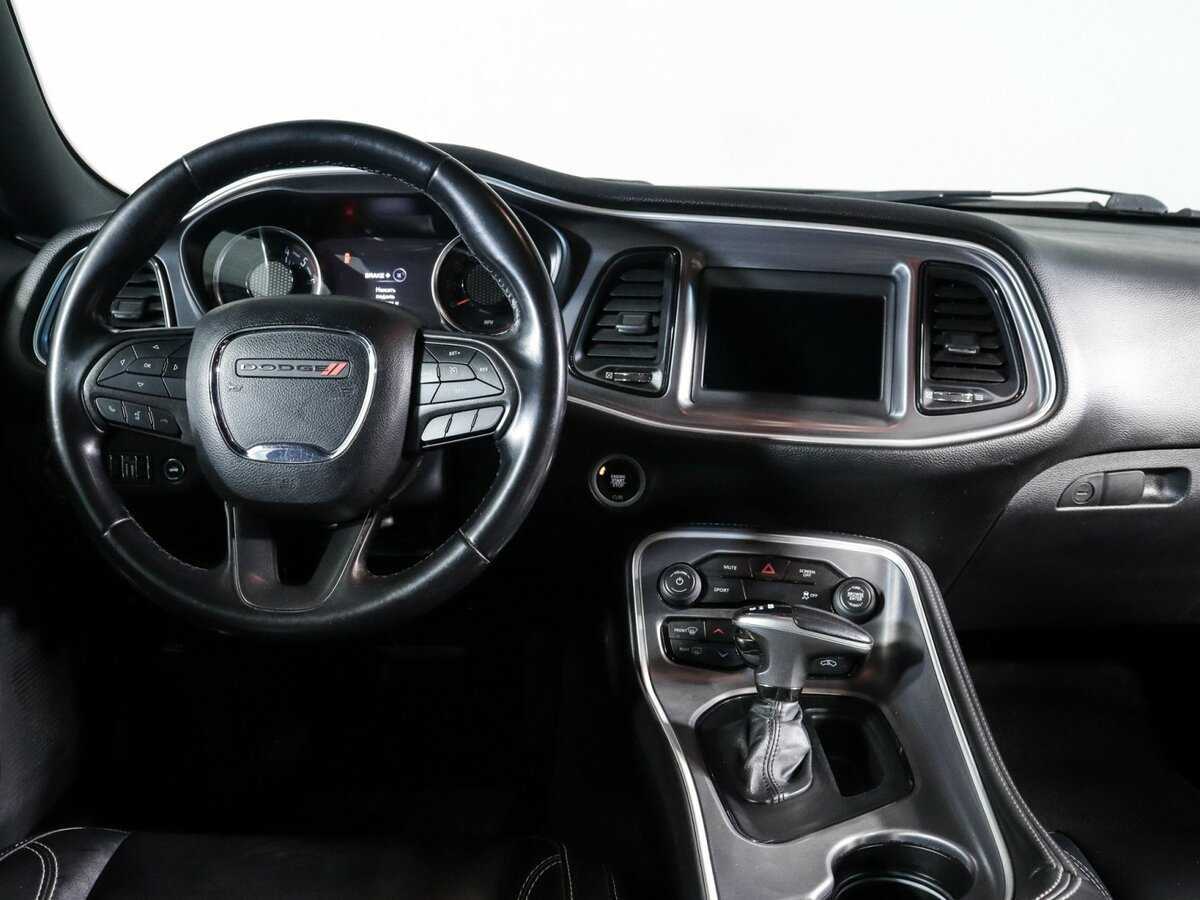 Купить Dodge Challenger с пробегом. Фото: #8