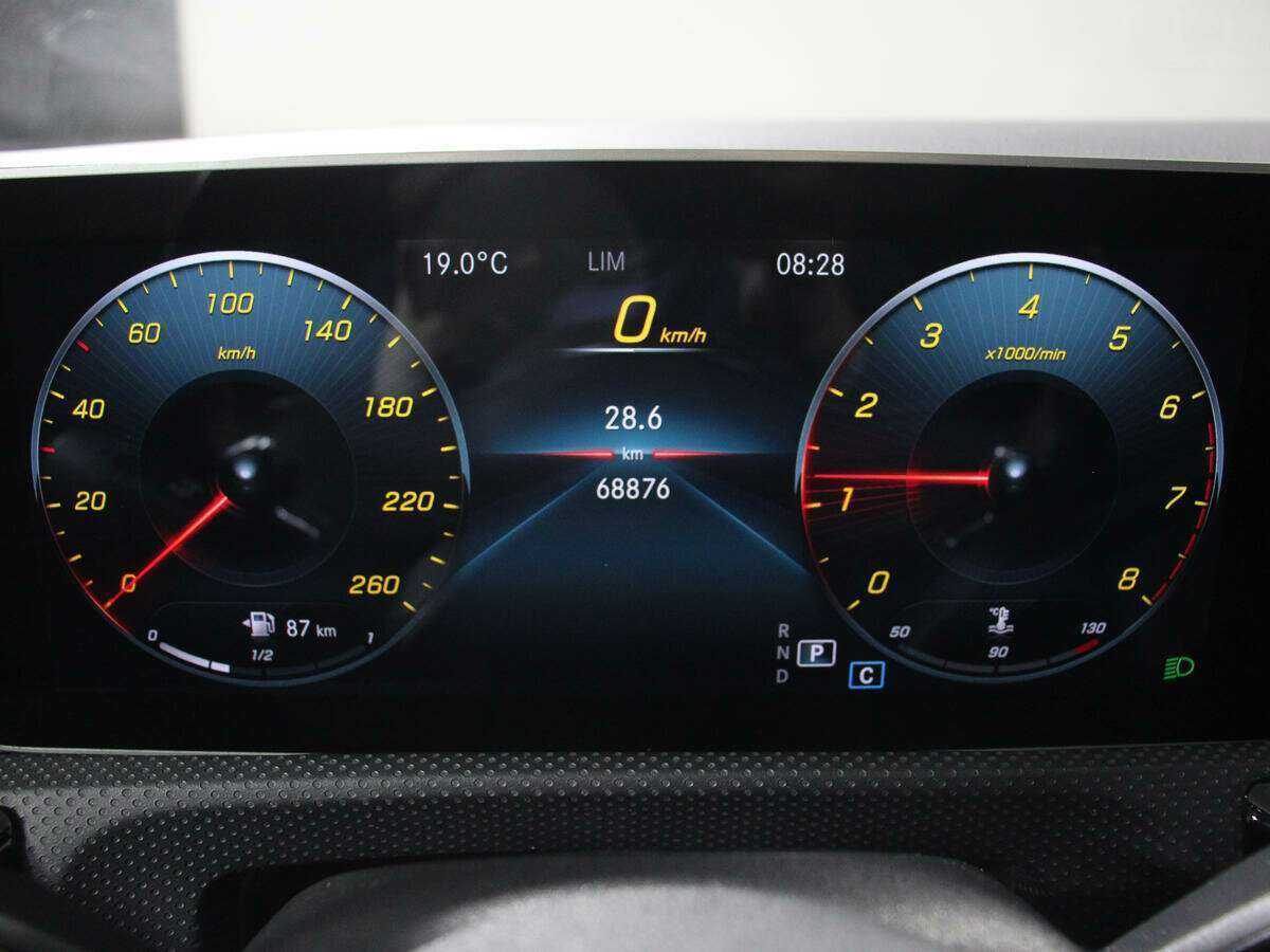 Купить Mercedes-Benz CLA с пробегом. Фото: #7