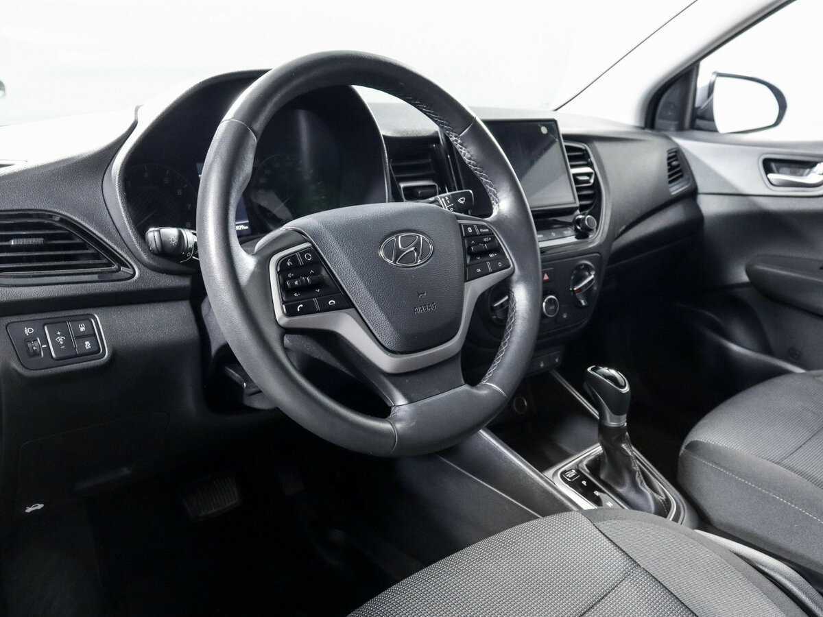 Купить Hyundai Solaris с пробегом. Фото: #9