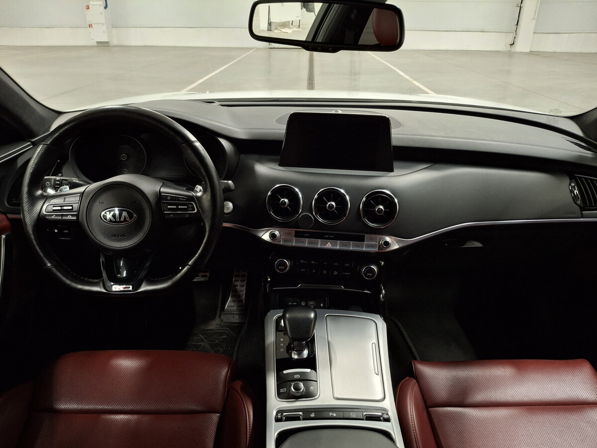 Купить Kia Stinger с пробегом. Фото: #13