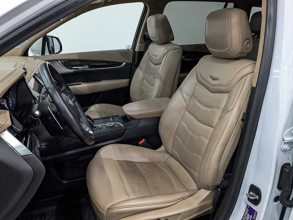Купить Cadillac XT6 с пробегом. Фото: #17