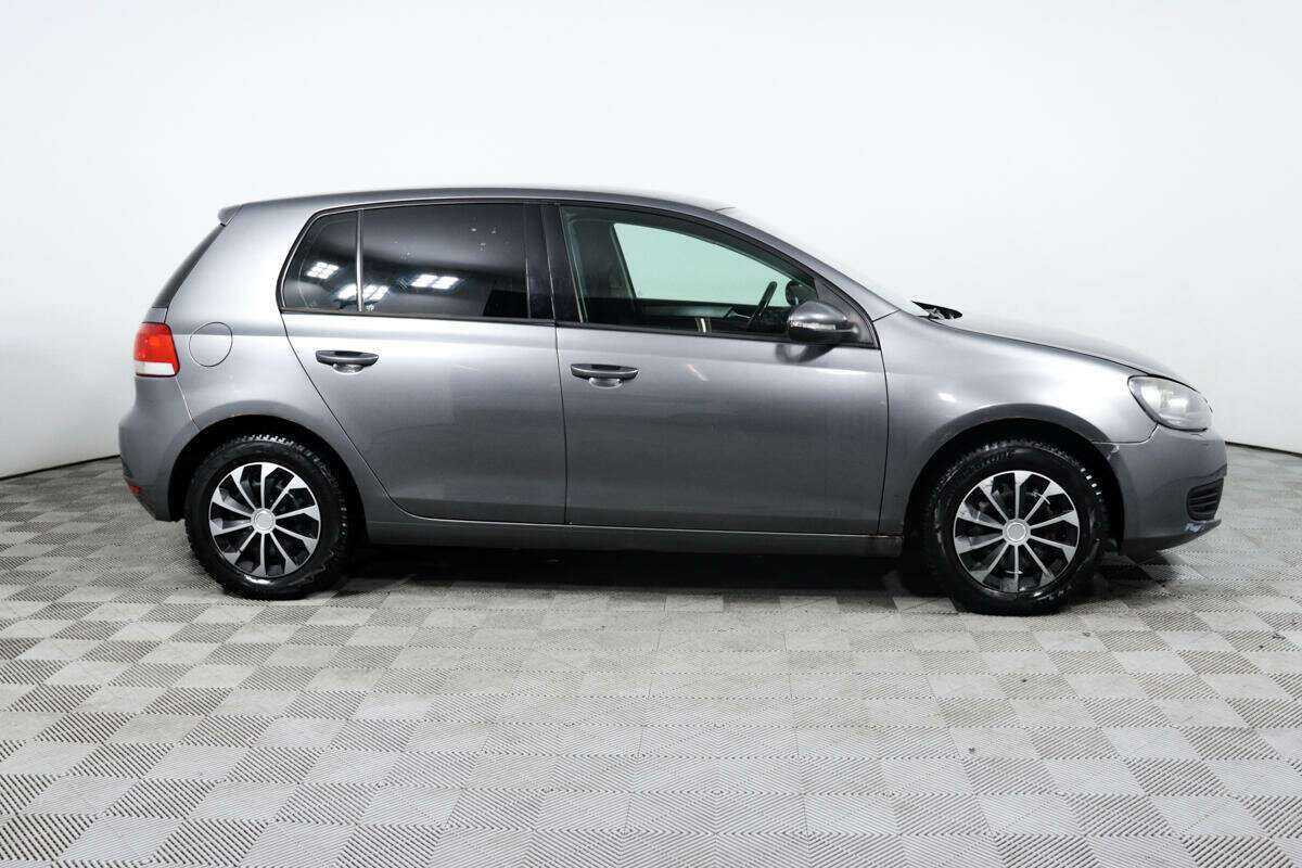 Купить Volkswagen Golf с пробегом. Фото: #2