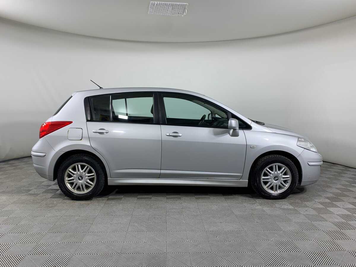 Купить Nissan Tiida с пробегом. Фото: #3