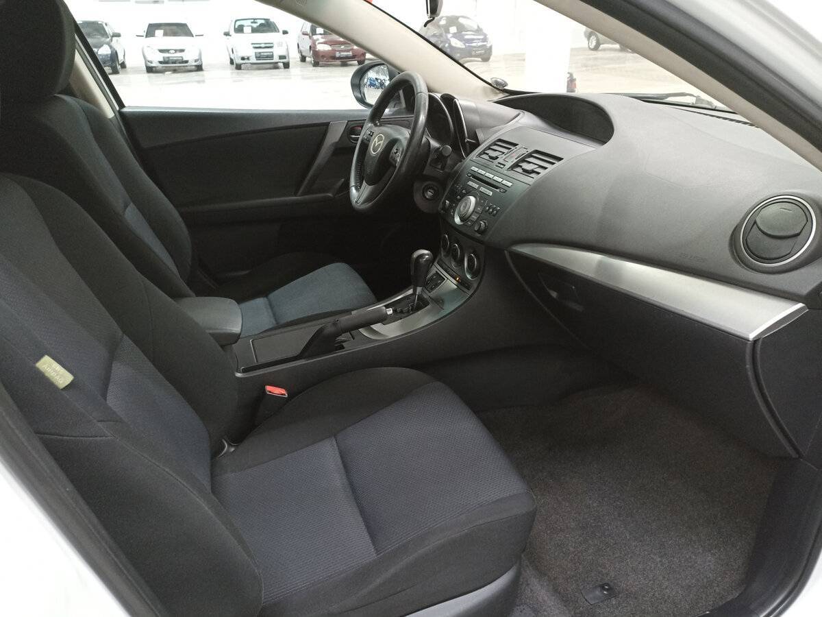Купить Mazda 3 с пробегом. Фото: #10