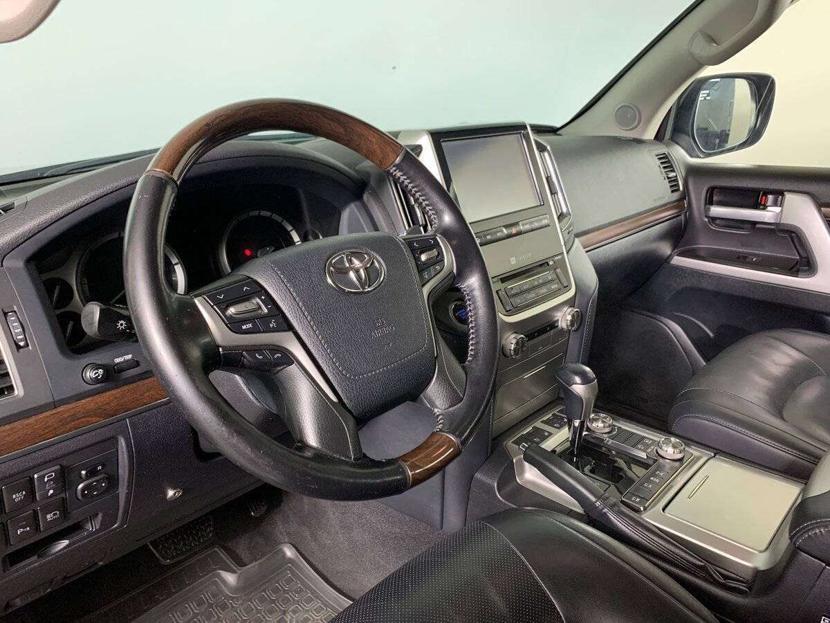 Купить Toyota Land Cruiser с пробегом. Фото: #10