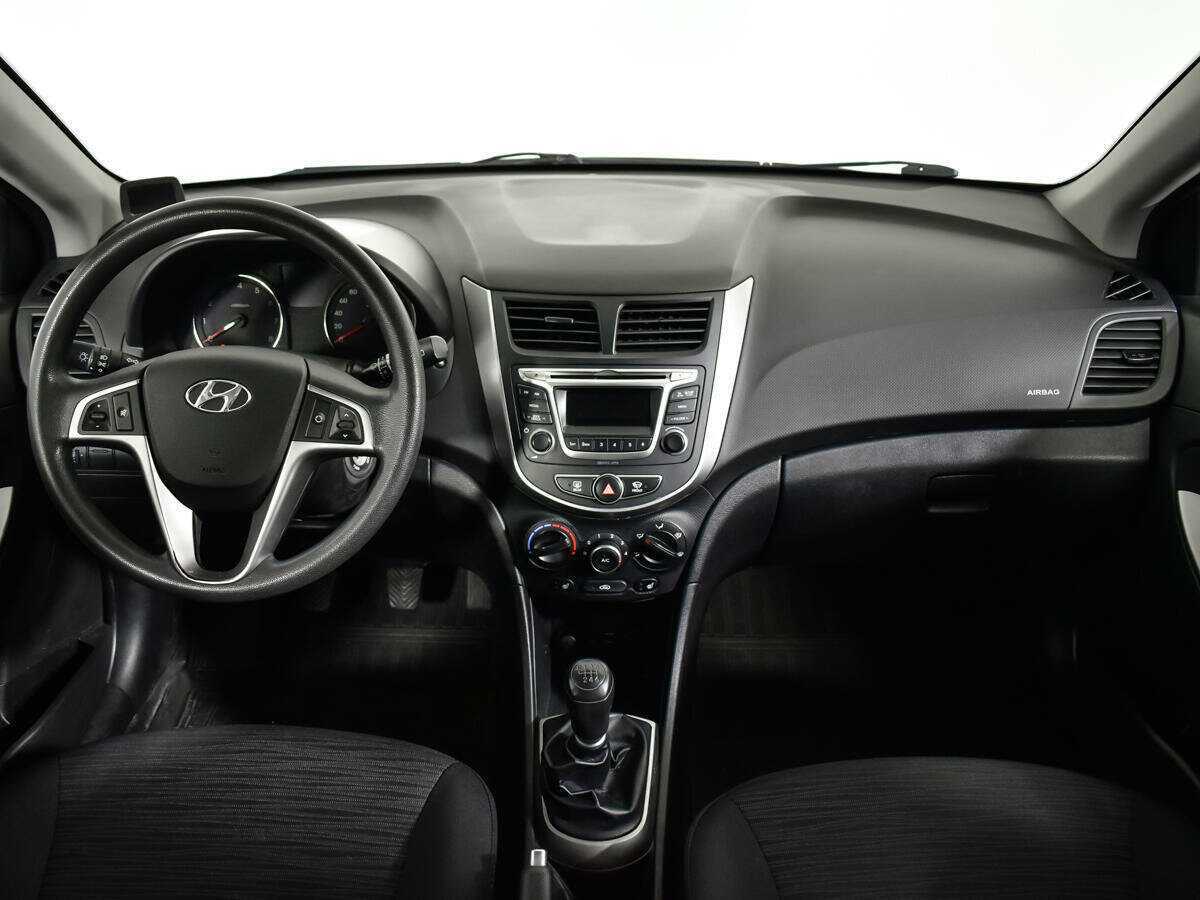 Купить Hyundai Solaris с пробегом. Фото: #11