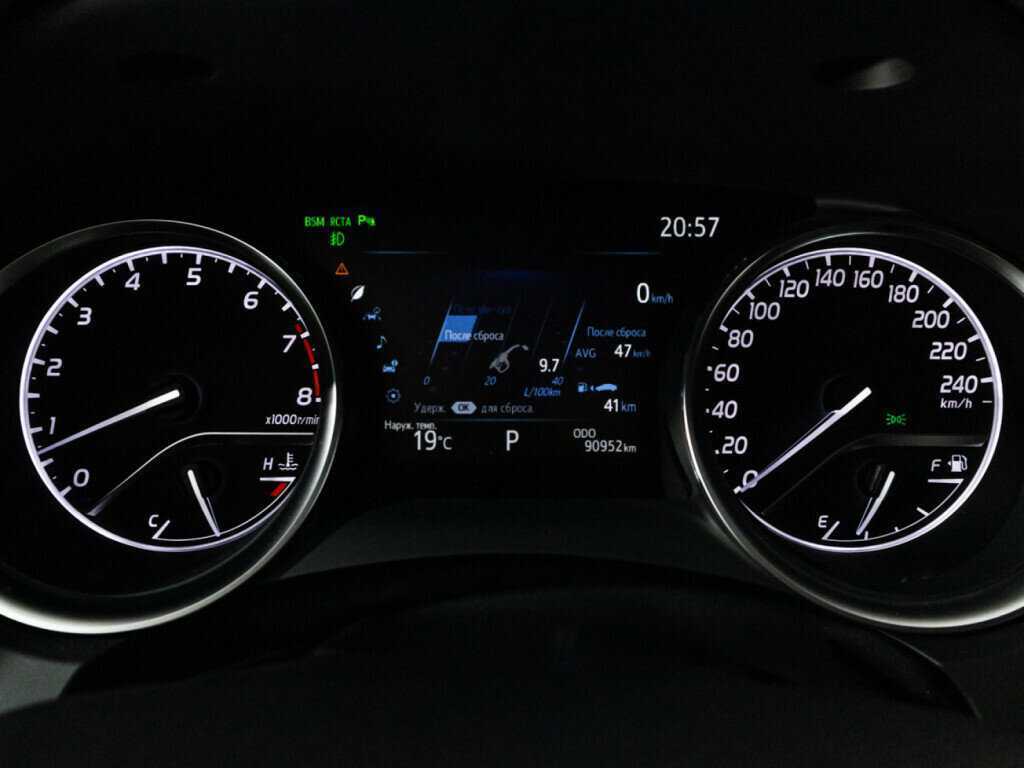 Купить Toyota Camry с пробегом. Фото: #10