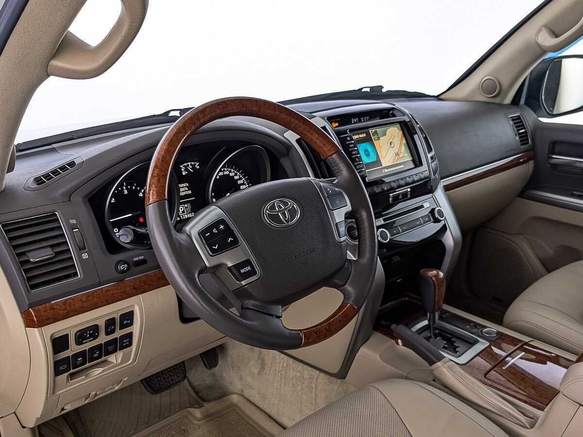 Купить Toyota Land Cruiser с пробегом. Фото: #14
