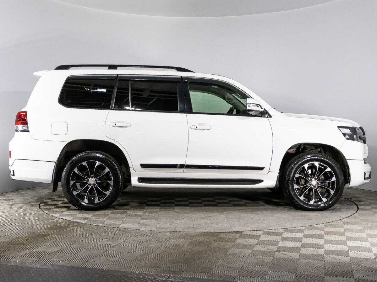 Купить Toyota Land Cruiser с пробегом. Фото: #3