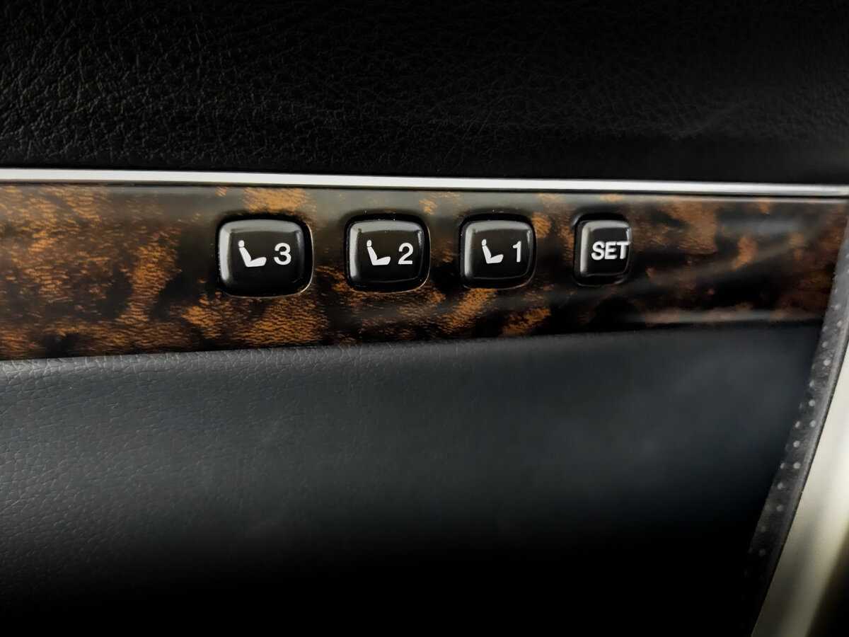Купить Toyota Land Cruiser с пробегом. Фото: #21