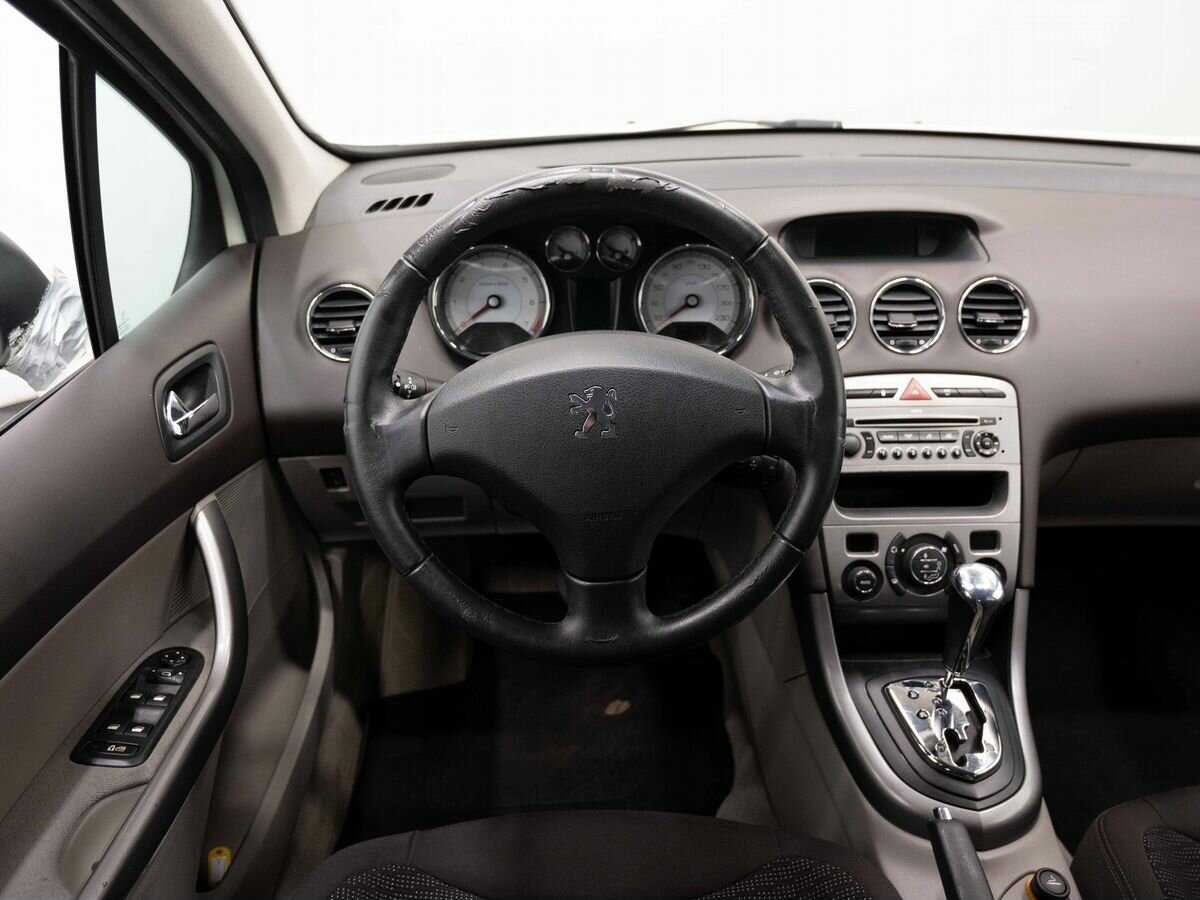 Купить Peugeot 308 с пробегом. Фото: #13