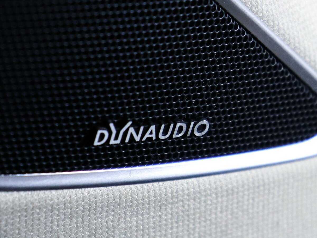 Купить Volkswagen Touareg с пробегом. Фото: #30