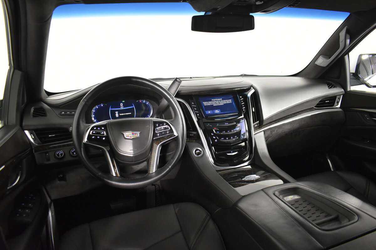 Купить Cadillac Escalade с пробегом. Фото: #21