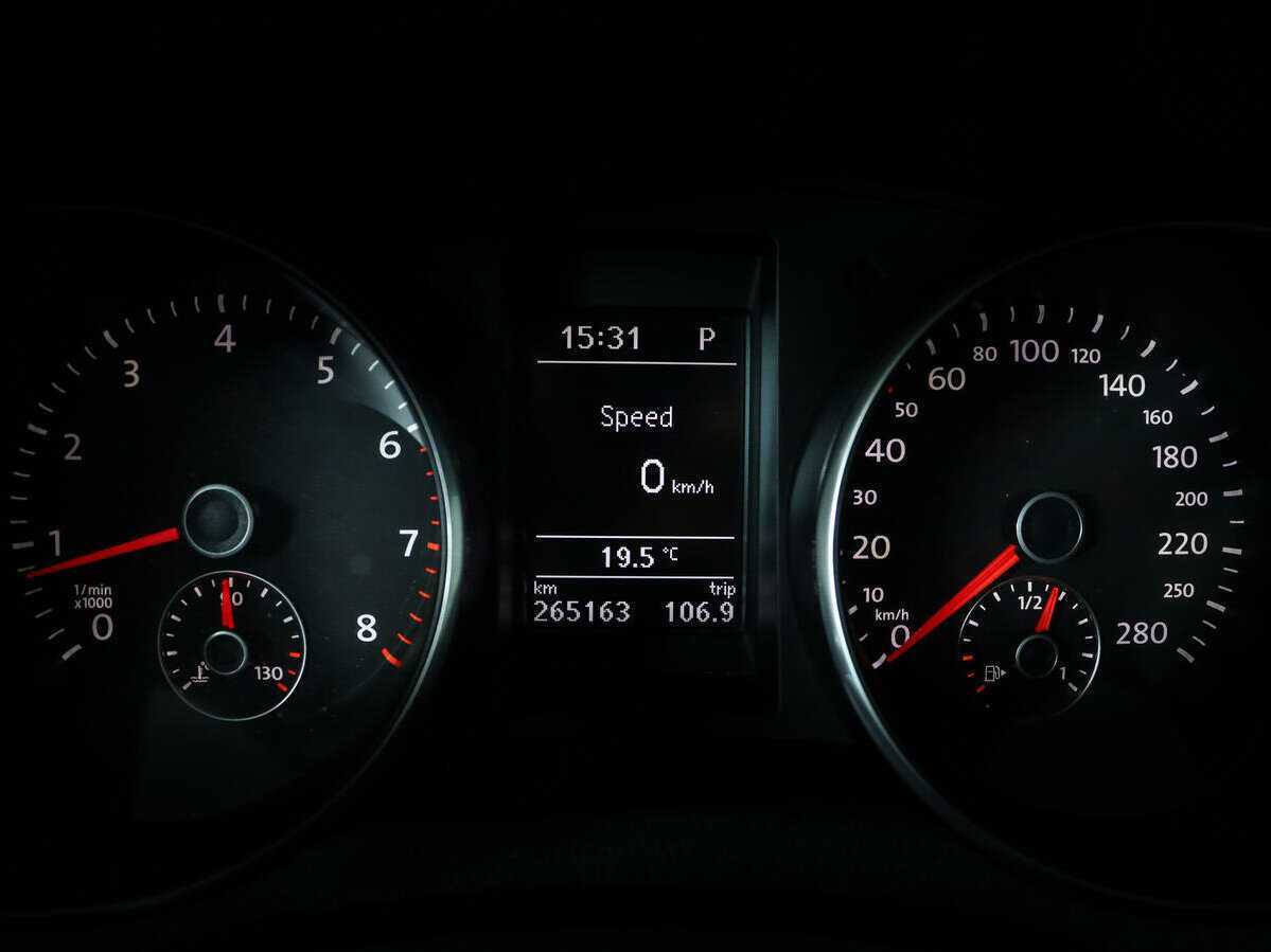 Купить Volkswagen Golf GTI с пробегом. Фото: #8