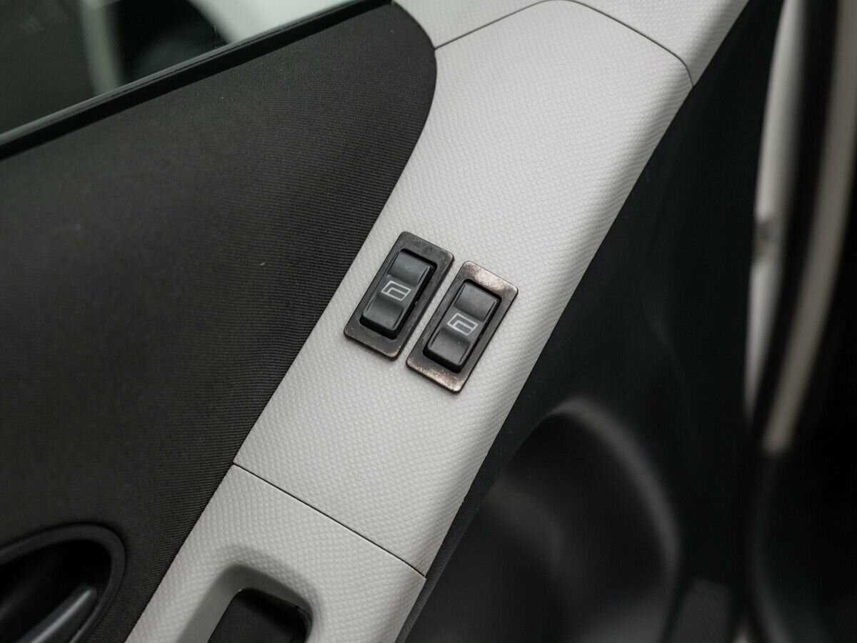 Купить Toyota Yaris с пробегом. Фото: #13