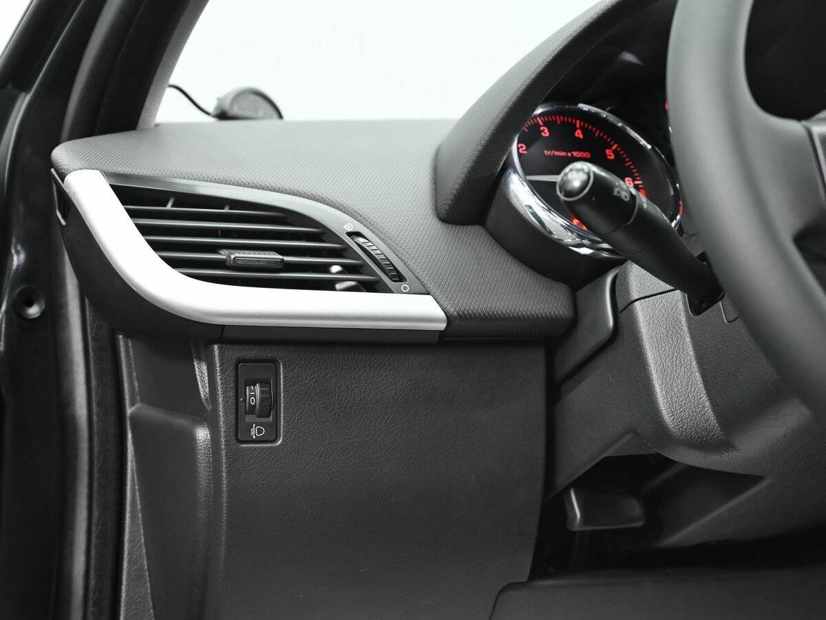 Купить Peugeot 207 с пробегом. Фото: #9